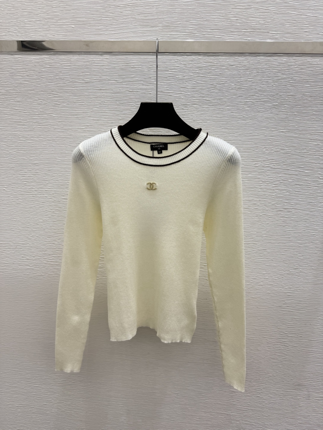 🆕CH家🆕  早秋新款  撞色简约圆领针织长袖 颜色：白色 宝蓝 尺码：36.38.40      