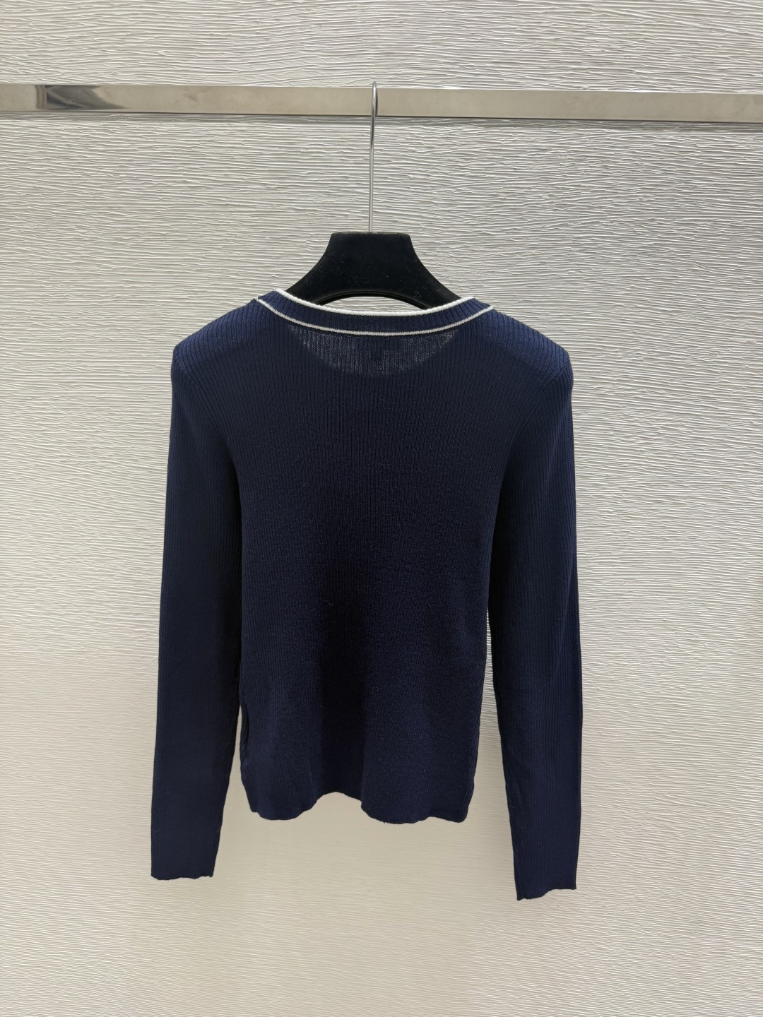 🆕CH家🆕  早秋新款  撞色简约圆领针织长袖 颜色：白色 宝蓝 尺码：36.38.40      