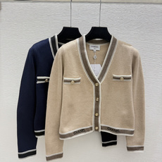 🆕CH家🆕 早秋新款 撞色简约V领针织长袖开衫 颜色:卡其 宝蓝 尺码:36.38.40 🆕CH家🆕 早秋新款 撞色简约V领针织长袖开衫 颜色:卡其 宝蓝 尺码:36.38.40