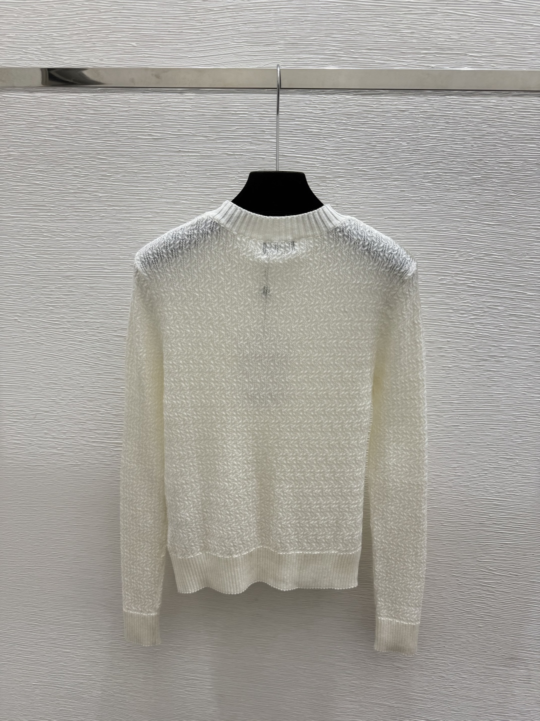 🆕CH家🆕  早秋新款 纯色简约圆领针织长袖 颜色：白色 黑色 尺码：36.38.40      