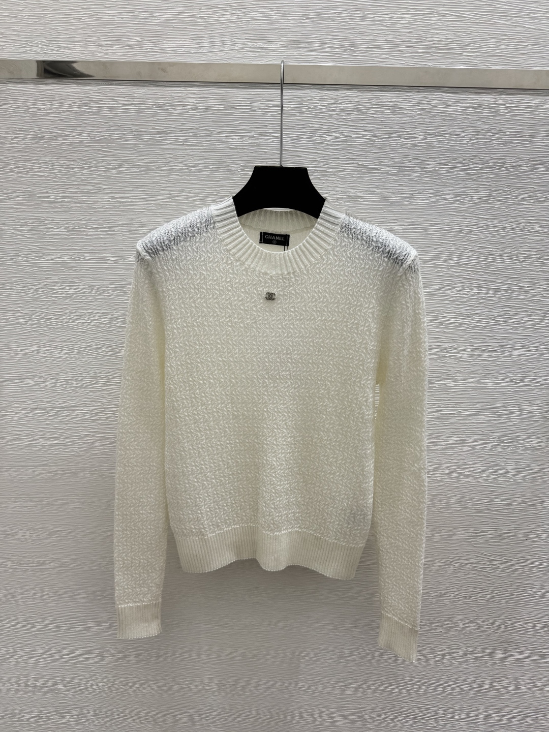 🆕CH家🆕  早秋新款 纯色简约圆领针织长袖 颜色：白色 黑色 尺码：36.38.40      