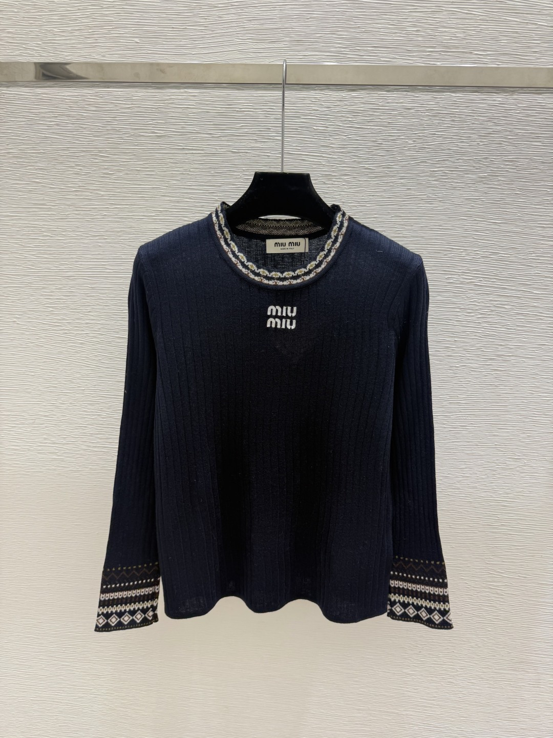 🆕M家🆕  早秋新款  撞色简约圆领针织长袖 颜色：卡其 宝蓝 尺码：36.38.40      