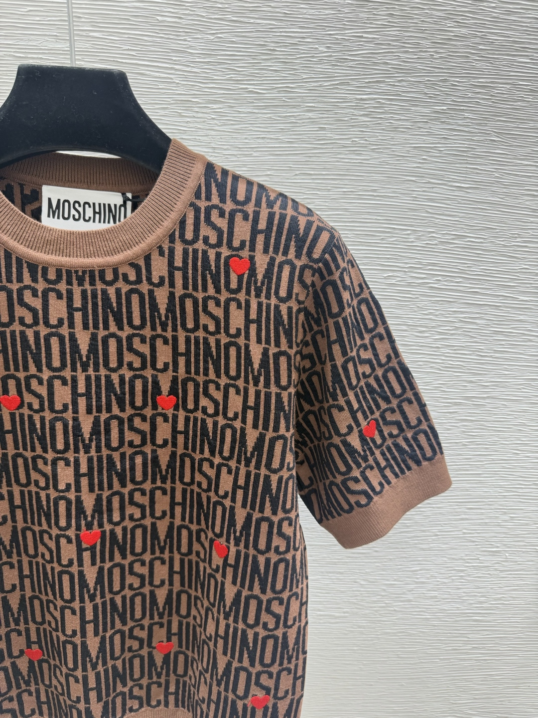 🆕MOSCHINO家🆕  早秋新款  撞色字母圆领针织短袖 颜色：咖啡 尺码：36.38.40      