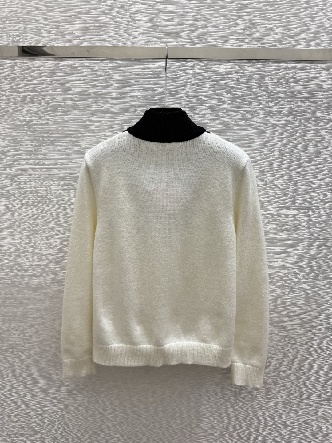 🆕M家🆕  早秋新款  撞色假两件高领针织长袖 颜色：白色 卡其 黑色 尺码：36.38.40      