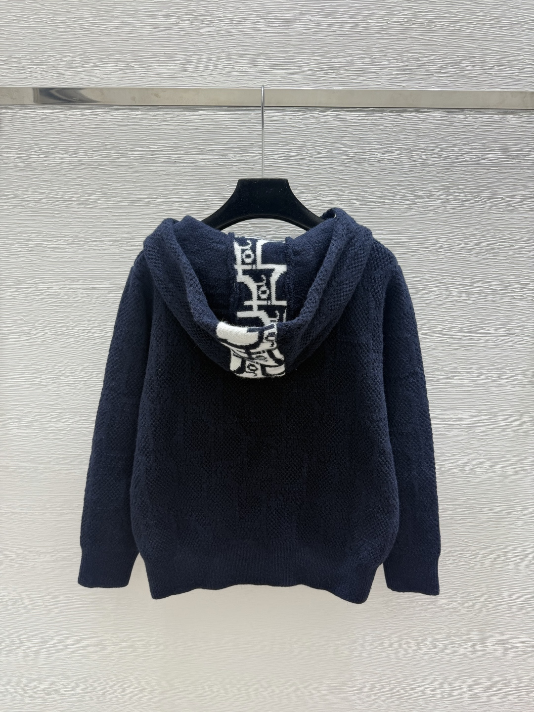 🆕D家🆕  早秋新款  撞色字母连帽针织长袖开衫 颜色：白色 宝蓝 尺码：36.38.40      