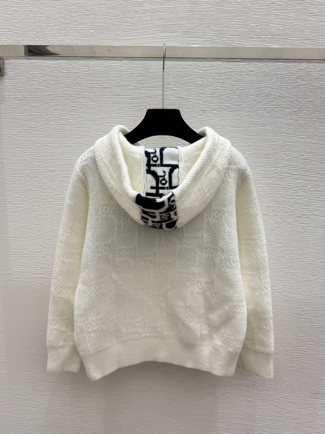 🆕D家🆕  早秋新款  撞色字母连帽针织长袖开衫 颜色：白色 宝蓝 尺码：36.38.40      