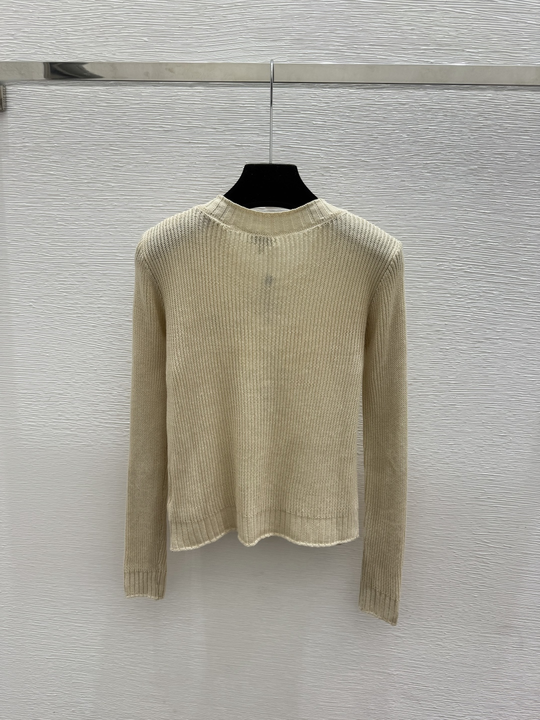 🆕CH家🆕  早秋新款  纯色简约圆领针织长袖 颜色：杏色 咖啡 尺码：36.38.40      