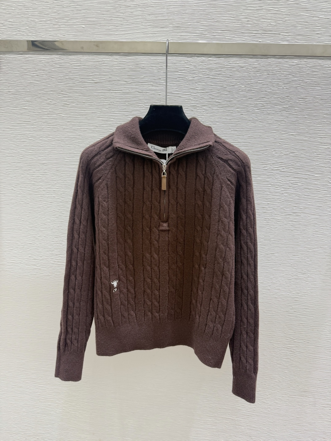 🆕D家🆕  早秋新款  纯色简约翻领针织长袖 颜色：杏色 咖啡 尺码：36.38.40      