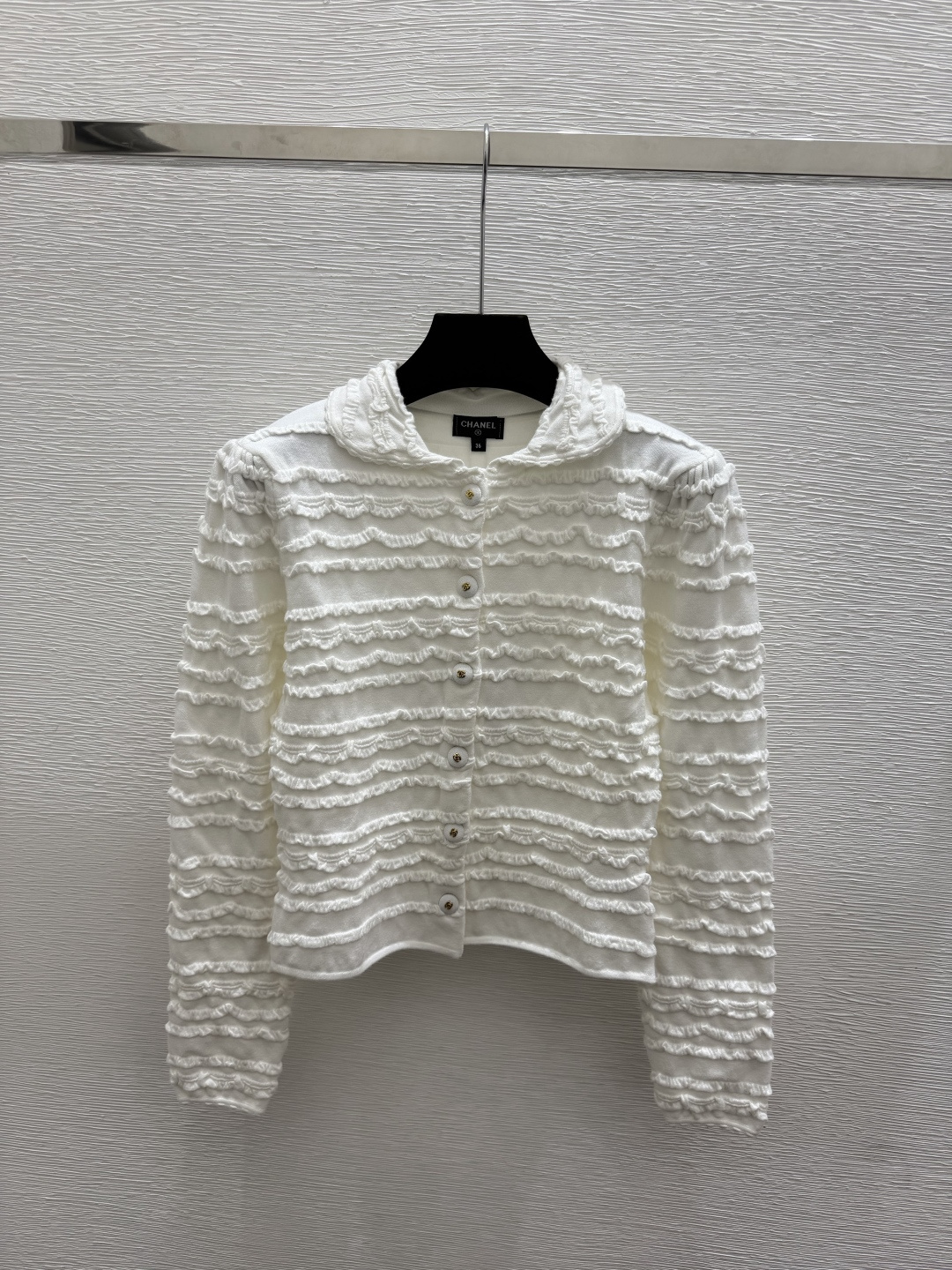 🆕CH家🆕  早秋新款  纯色简约翻领长袖开衫 颜色：白色 黑色 尺码：36.38.40      