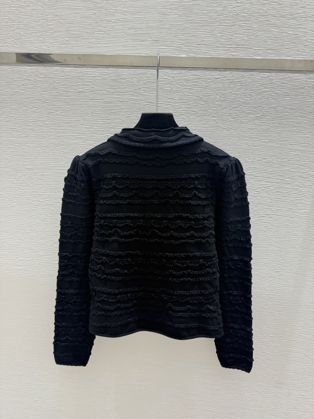 🆕CH家🆕  早秋新款  纯色简约翻领长袖开衫 颜色：白色 黑色 尺码：36.38.40      