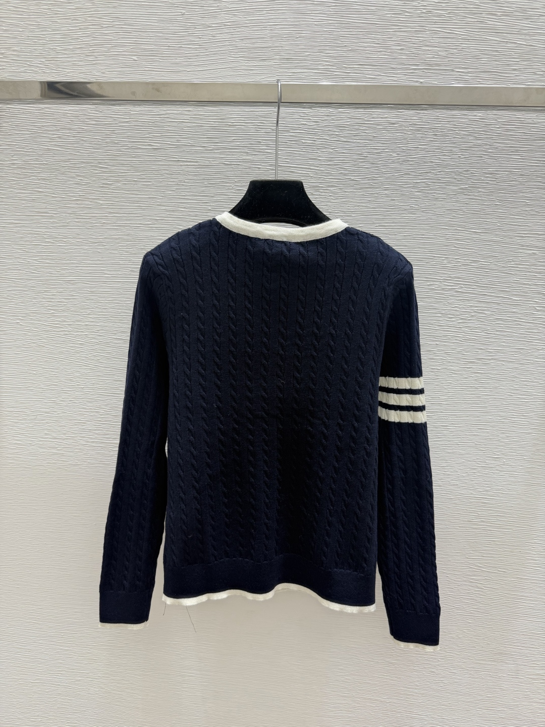 🆕BU家🆕  早秋新款  撞色简约圆领针织长袖开衫 颜色：灰色 宝蓝 尺码：36.38.40      