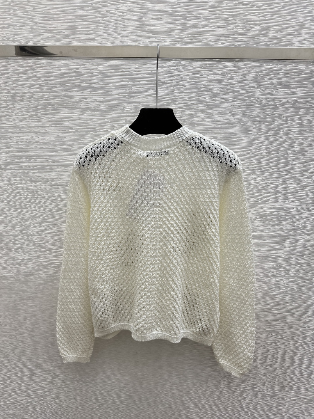 🆕D家🆕  早秋新款  撞色珠片圆领针织长袖 颜色：白色 黑色 尺码：36.38.40      