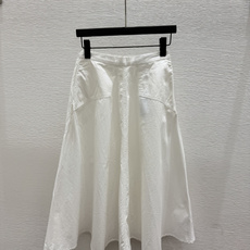 🆕PO家🆕 早秋新款 纯色简约半裙 颜色:白色 尺码:36.38.40 🆕PO家🆕 早秋新款 纯色简约半裙 颜色:白色 尺码:36.38.40