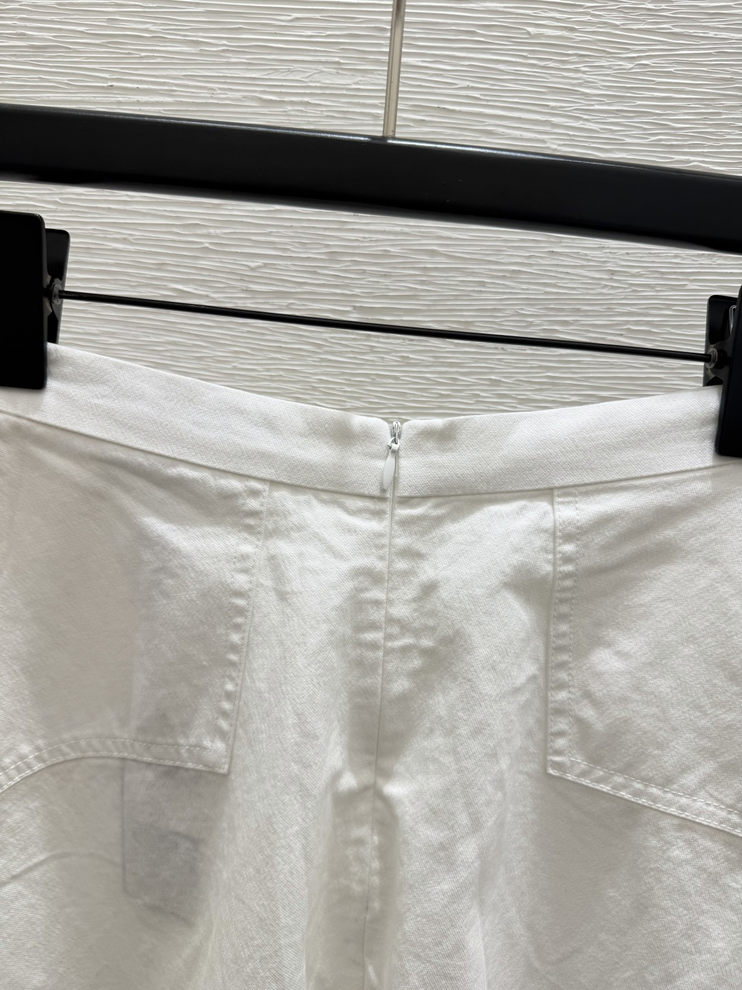 🆕PO家🆕  早秋新款  纯色简约半裙 颜色：白色 尺码：36.38.40      