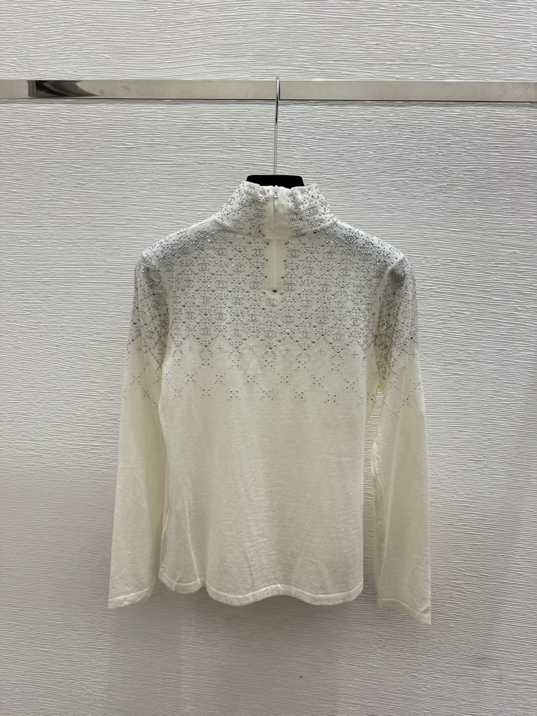 🆕CH家🆕  早秋新款 纯色菱格烫钻高领针织长袖 颜色：白色 黑色 尺码：36.38.40
