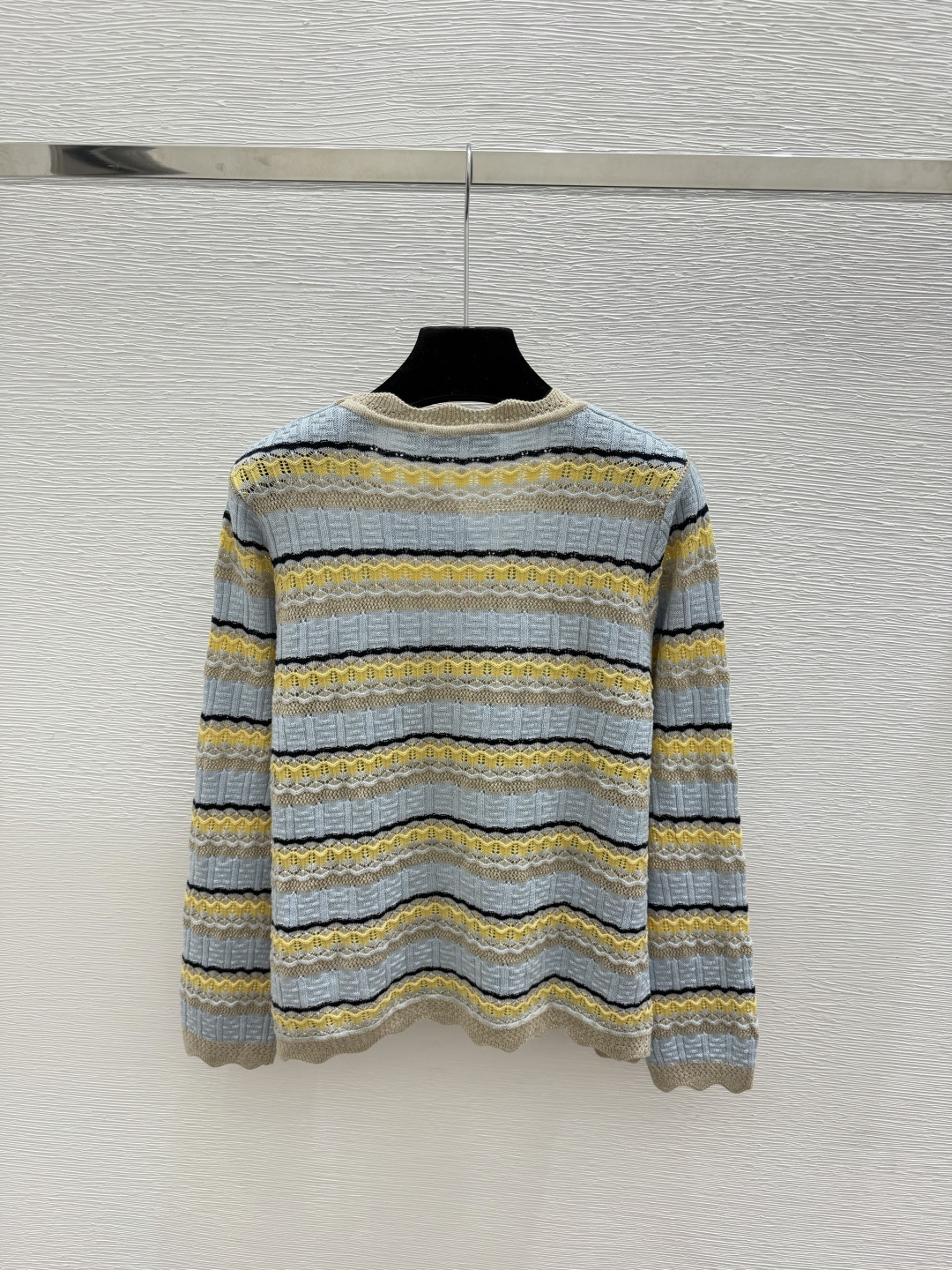 🆕D家🆕  早秋新款 撞色条纹V领针织长袖开衫 颜色：蓝色 尺码：36.38.40