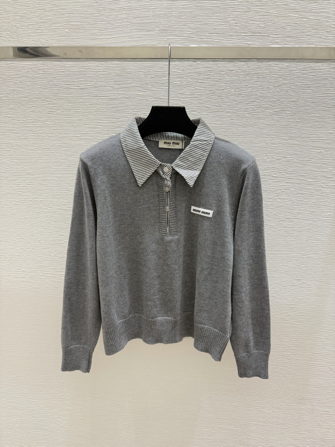 🆕M家🆕  早秋新款 撞色翻领针织长袖 颜色：浅灰 深灰 尺码：36.38.40