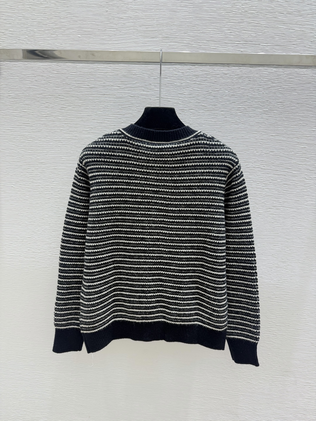 🆕CH家🆕  早秋新款 撞色条纹圆领针织长袖开衫 颜色：宝蓝 尺码：36.38.40