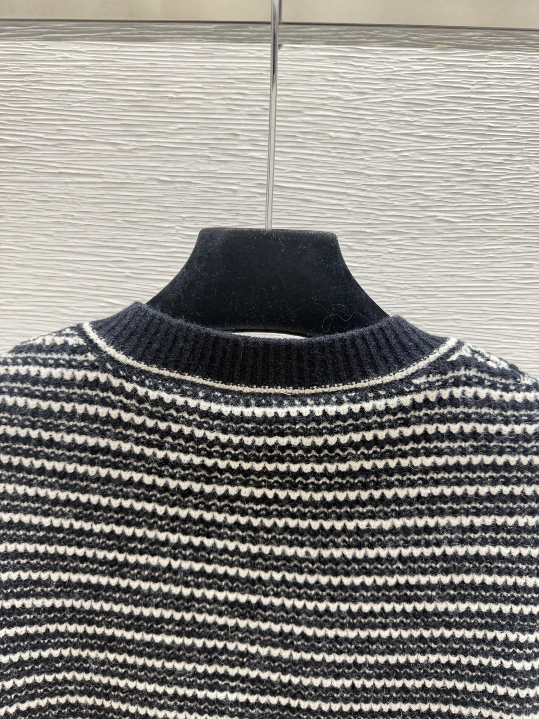 🆕CH家🆕  早秋新款 撞色条纹圆领针织长袖开衫 颜色：宝蓝 尺码：36.38.40