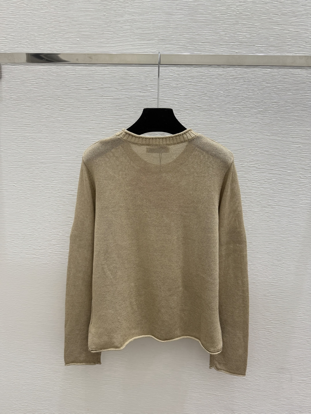 🆕M家🆕  早秋新款 纯色花卉圆领针织长袖 颜色：白色 卡其 尺码：36.38.40