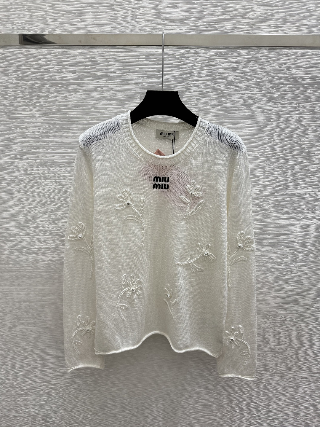🆕M家🆕  早秋新款 纯色花卉圆领针织长袖 颜色：白色 卡其 尺码：36.38.40