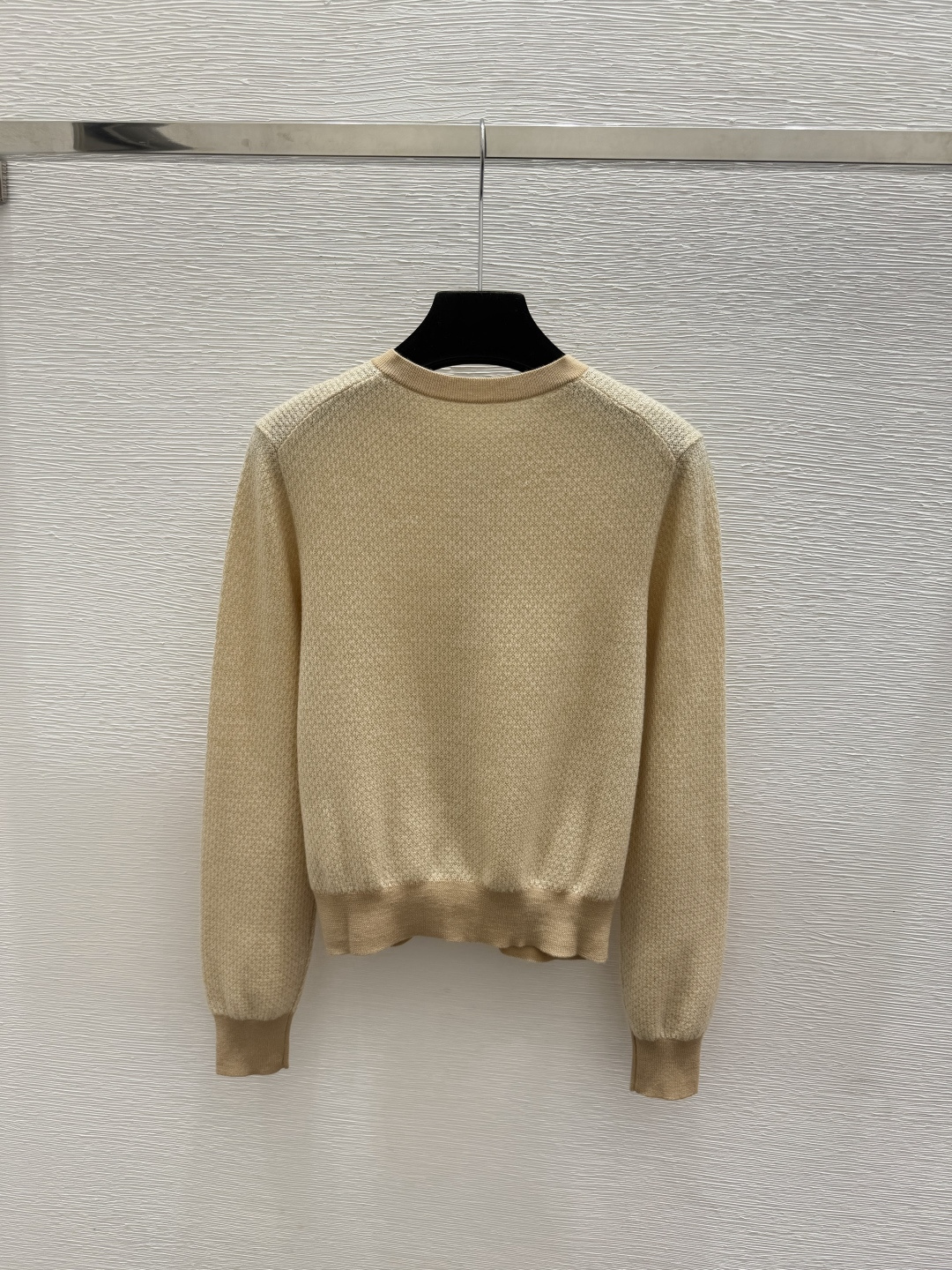 🆕LP家🆕  早秋新款 撞色惊讶圆领针织长袖开衫 颜色：杏色  尺码：36.38.40