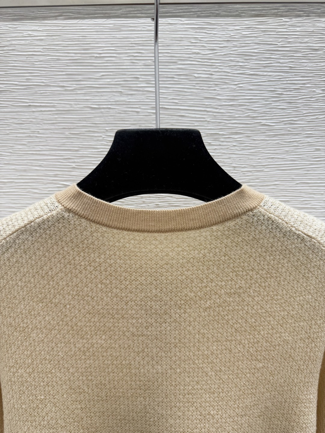 🆕LP家🆕  早秋新款 撞色惊讶圆领针织长袖开衫 颜色：杏色  尺码：36.38.40
