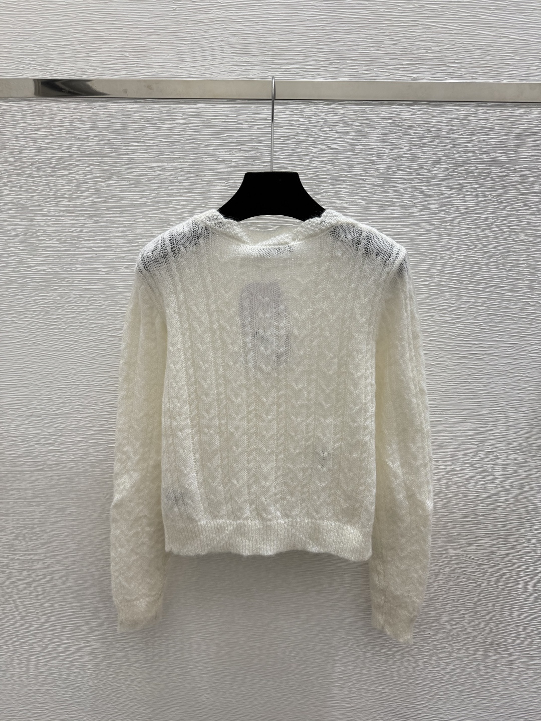 🆕D家🆕  早秋新款 纯色简约V领针织长袖开衫 颜色：白色 灰色 尺码：36.38.40