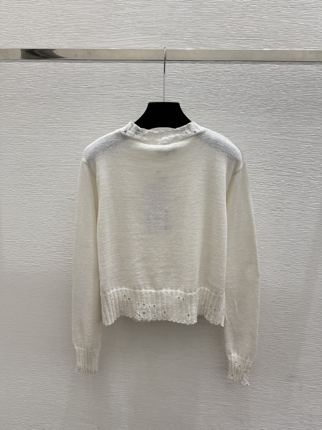 🆕CH家🆕  早秋新款 撞色字母烫钻圆领针织长袖 颜色：白色 黑色 尺码：36.38.40 
