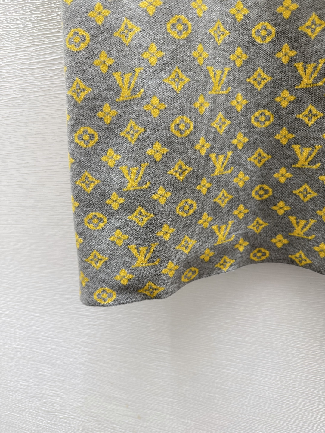 🆕L家🆕  早秋新款 撞色老花字母圆领针织短袖 颜色：灰色 尺码：36.38.40