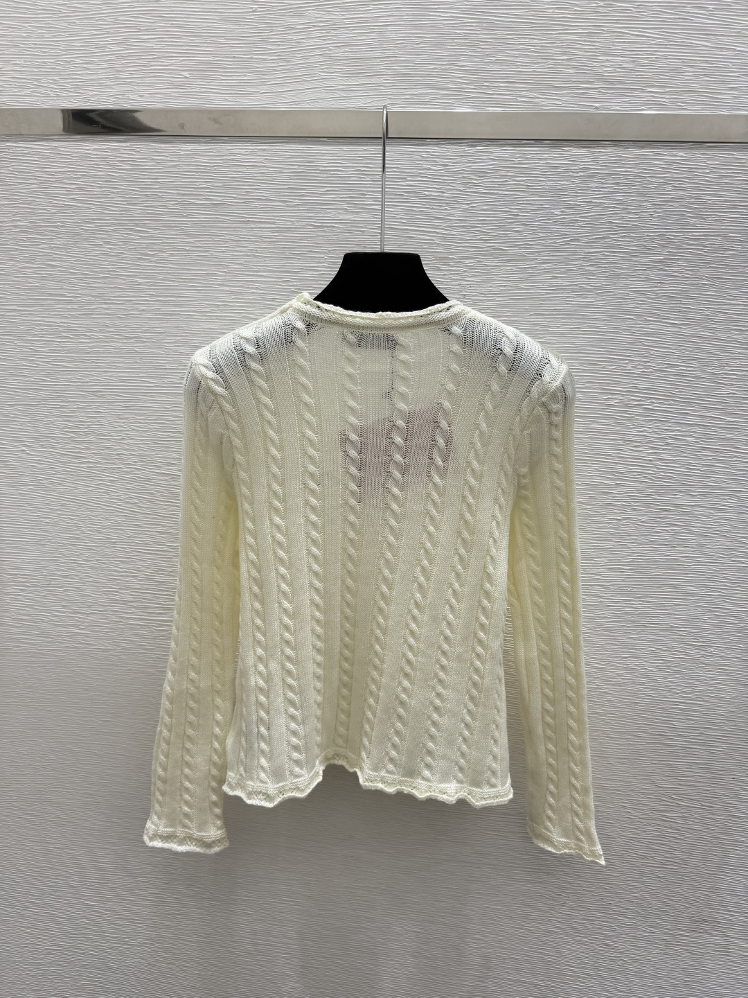 🆕M家🆕  早秋新款 纯色简约V领针织长袖开衫 颜色：白色 燕麦 尺码：36.38.40