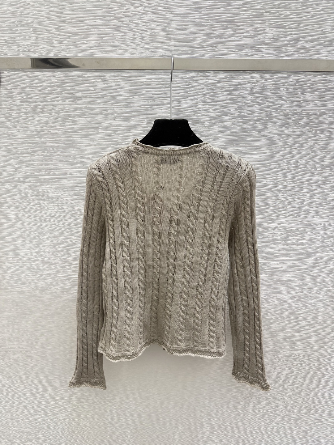🆕M家🆕  早秋新款 纯色简约V领针织长袖开衫 颜色：白色 燕麦 尺码：36.38.40