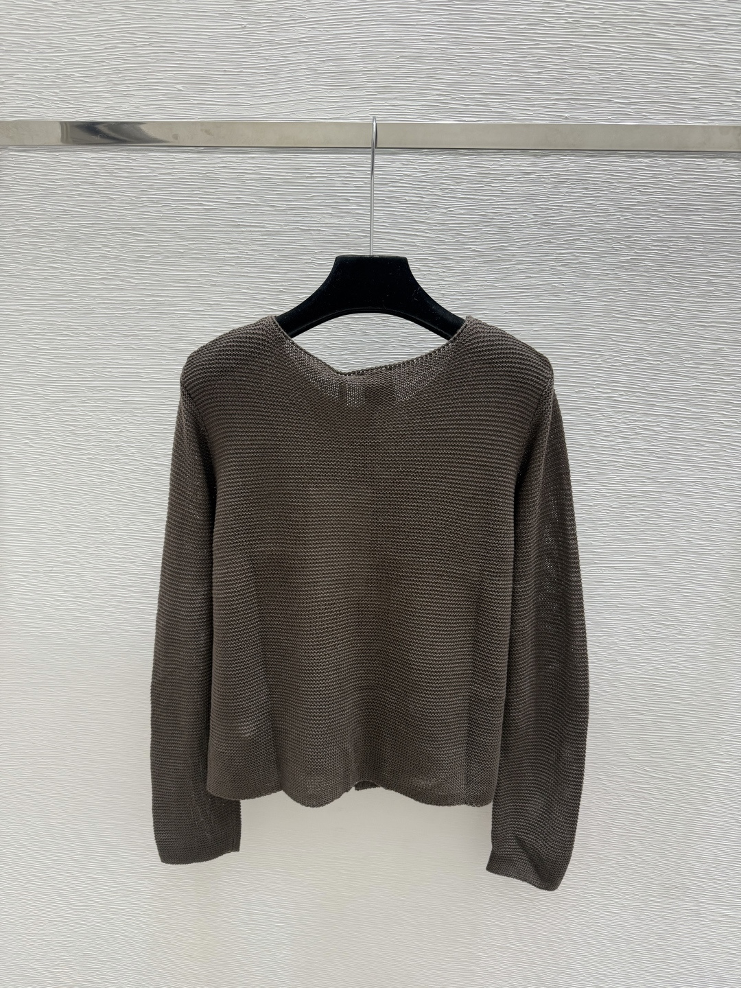 🆕D家🆕  早秋新款 纯色简约圆领针织长袖开衫 颜色：杏色 咖啡 尺码：36.38.40