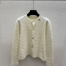 🆕D家🆕 早秋新款 纯色简约圆领针织长袖开衫 颜色:杏色 尺码:36.38.40 🆕D家🆕 早秋新款 纯色简约圆领针织长袖开衫 颜色:杏色 尺码:36.38.40