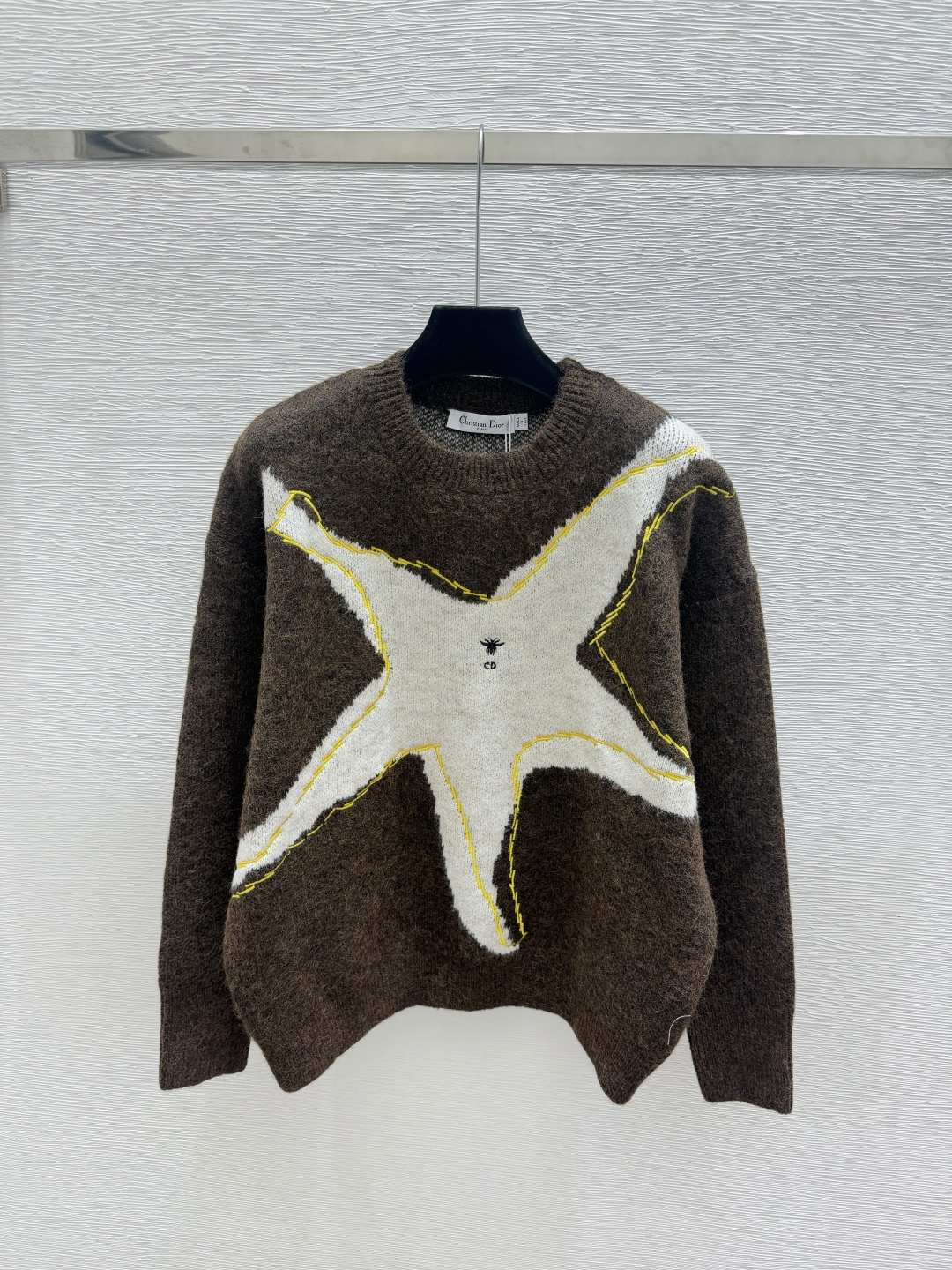 🆕D家🆕  早秋新款  撞色海星圆领针织长袖 颜色：杏色 灰色 咖啡 尺码：36.38.40      