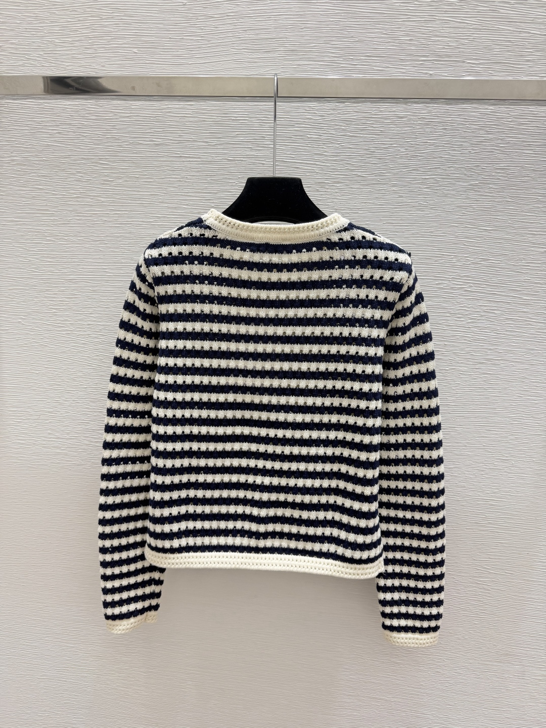 🆕CH家🆕  早秋新款  撞色条纹圆领针织长袖 颜色：灰色 宝蓝 尺码：36.38.40      