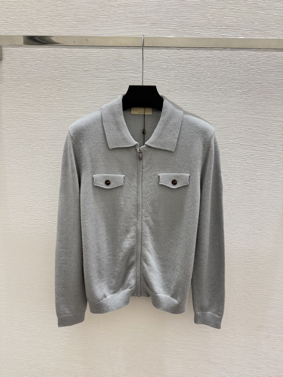 🆕LP家🆕  早秋新款  纯色简约翻领针织长袖开衫 颜色：卡其 灰色 尺码：36.38.40      