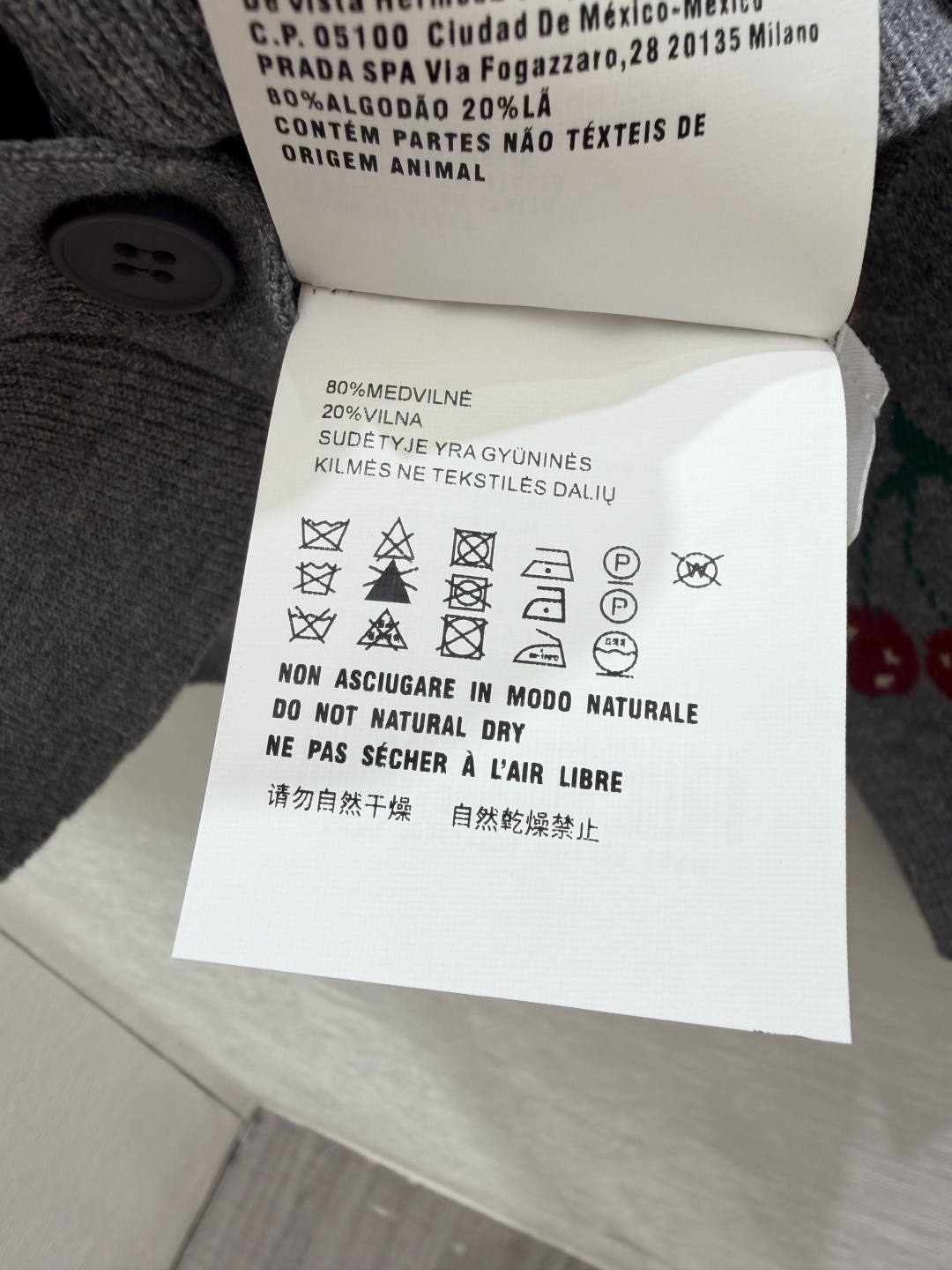 🆕M家🆕  早秋新款  撞色樱桃圆领针织长袖开衫 颜色：灰色 宝蓝 尺码：36.38.40      