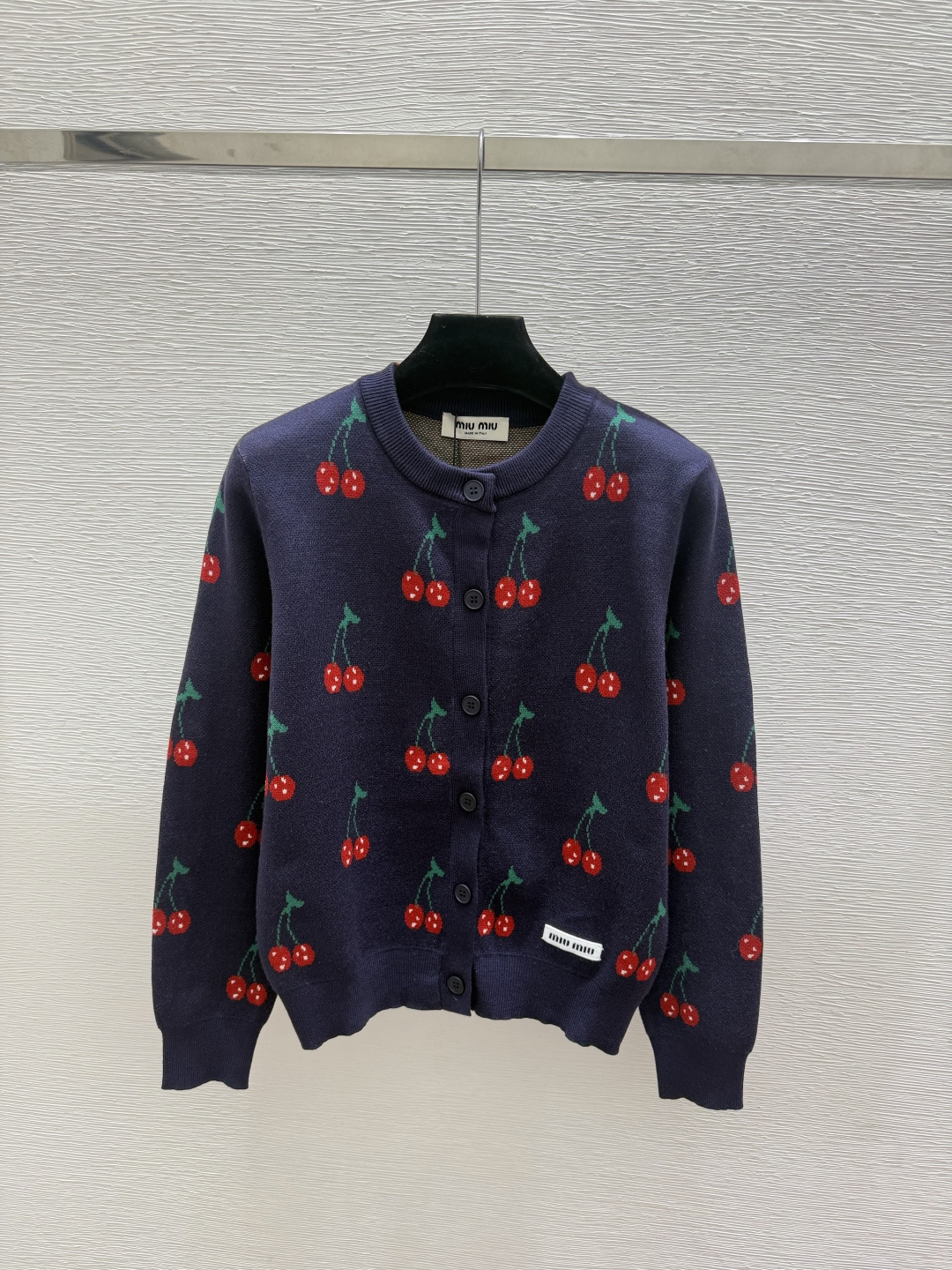 🆕M家🆕  早秋新款  撞色樱桃圆领针织长袖开衫 颜色：灰色 宝蓝 尺码：36.38.40      