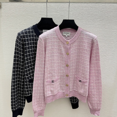 🆕CH家🆕 早秋新款 撞色格子圆领针织长袖开衫 颜色:粉色 宝蓝 尺码:36.38.40 🆕CH家🆕 早秋新款 撞色格子圆领针织长袖开衫 颜色:粉色 宝蓝 尺码:36.38.40