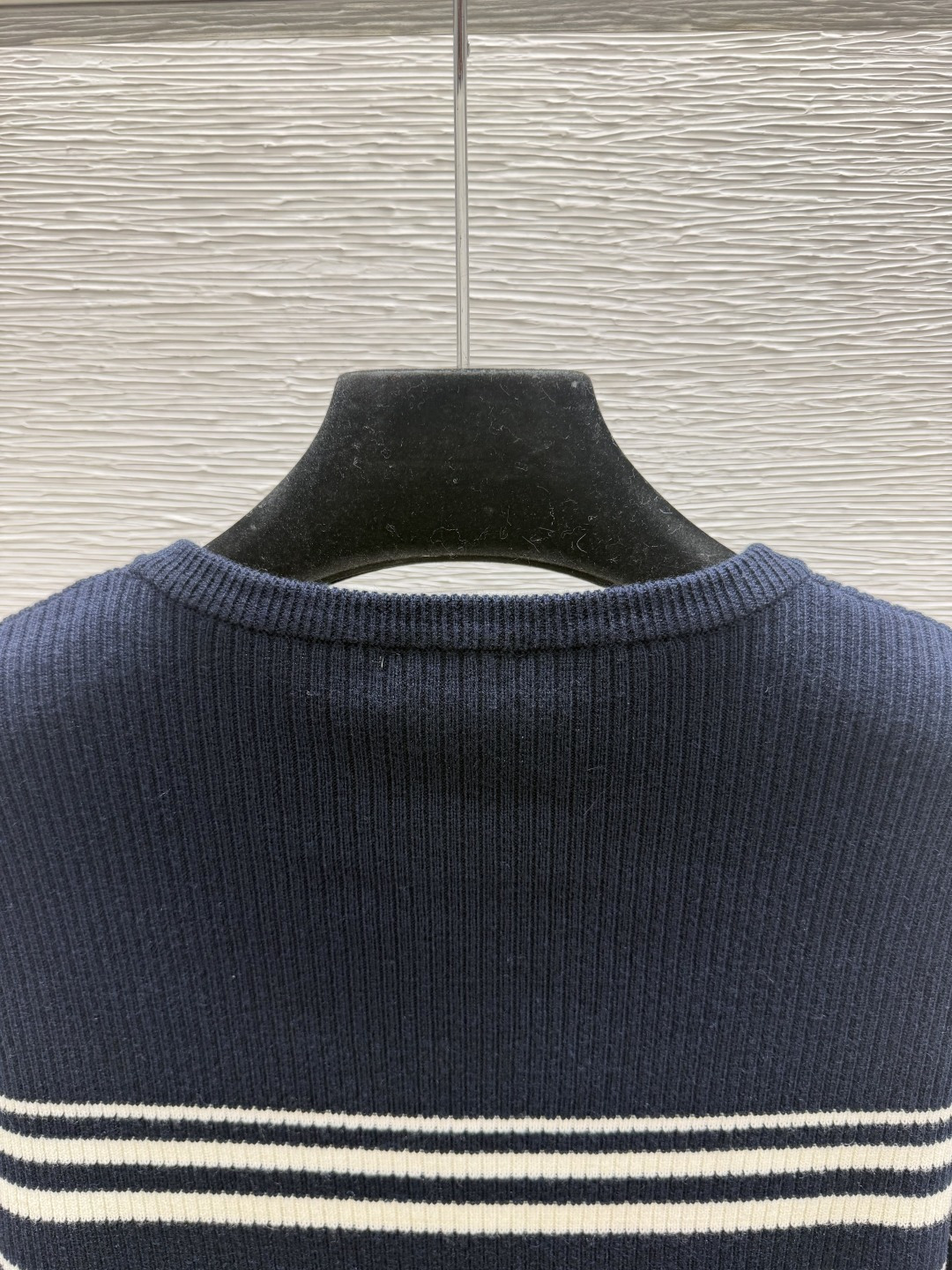 🆕CH家🆕  早秋新款  撞色条纹圆领针织长袖开衫 颜色：宝蓝 尺码：36.38.40      