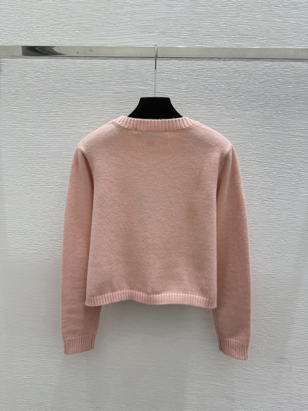 🆕L家🆕  早秋新款  紫色花卉圆领针织长袖开衫 颜色：粉色 尺码：36.38.40      