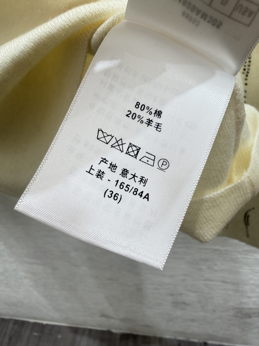 🆕D家🆕  早秋新款 纯色烫钻高领针织长袖 颜色：白色 杏色 尺码：36.38.40