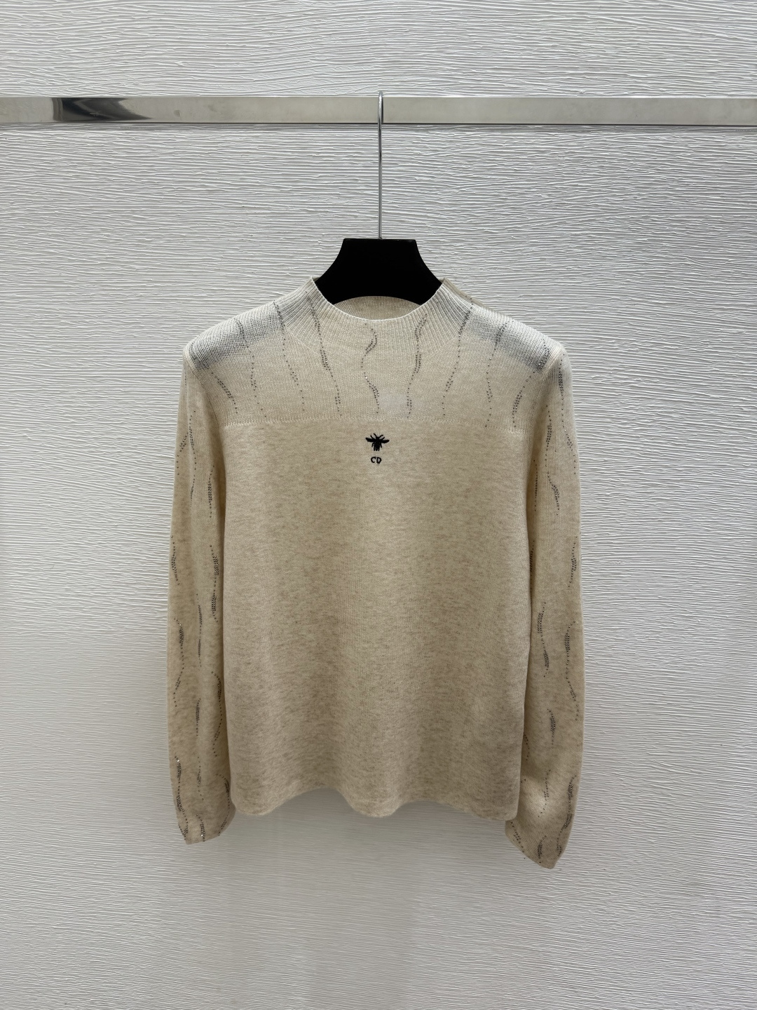 🆕D家🆕  早秋新款 纯色烫钻高领针织长袖 颜色：白色 杏色 尺码：36.38.40