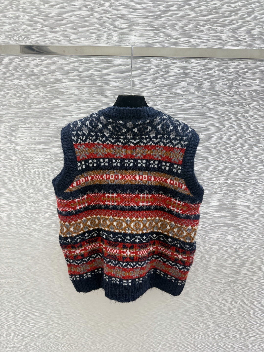 🆕M家🆕  早秋新款 撞色条纹圆领针织背心开衫 颜色：杏色 宝蓝 尺码：36.38.40
