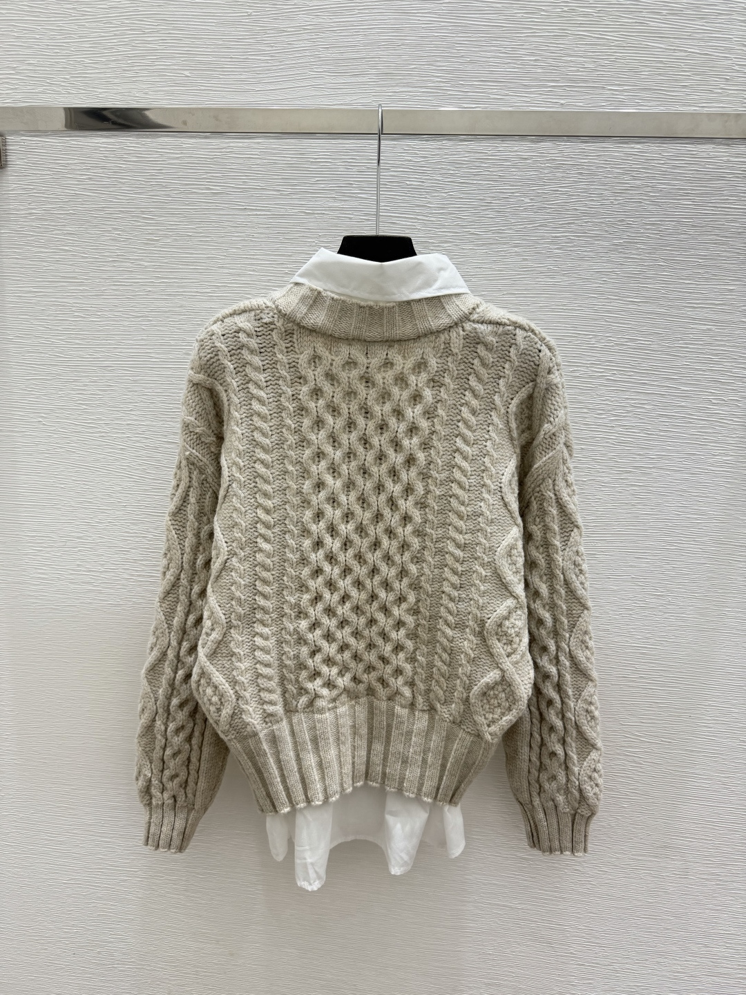 🆕M家🆕  早秋新款 撞色翻领针织长袖 颜色：杏色 咖啡 尺码：36.38.40