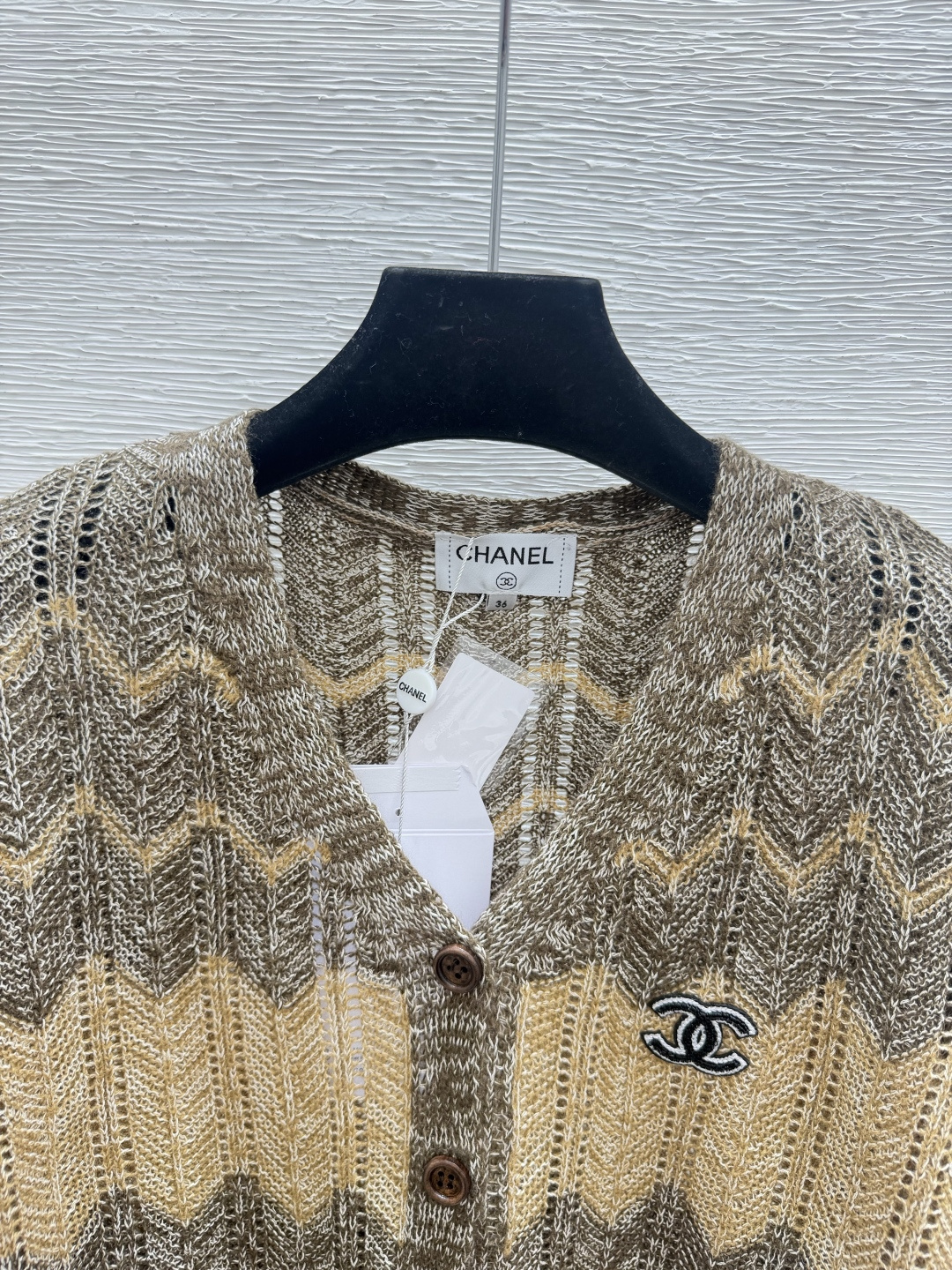 🆕CH家🆕  早秋新款 撞色条纹V领针织长袖开衫 颜色：咖啡 灰色 尺码：36.38.40