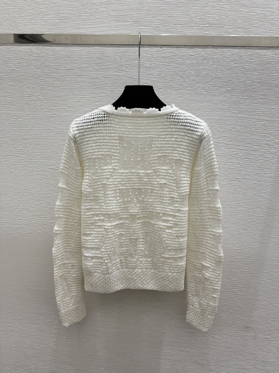 🆕CH家🆕  早秋新款 纯色简约圆领针织长袖开衫 颜色：白色  尺码：36.38.40