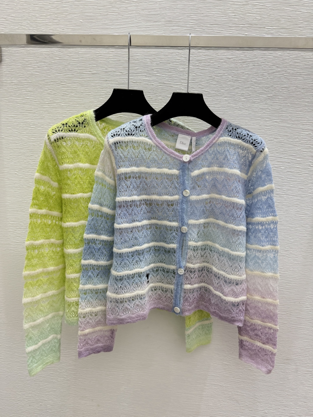 🆕D家🆕  早秋新款  撞色条纹圆领针织长袖开衫 颜色：蓝色 绿色 尺码：36.38.40      