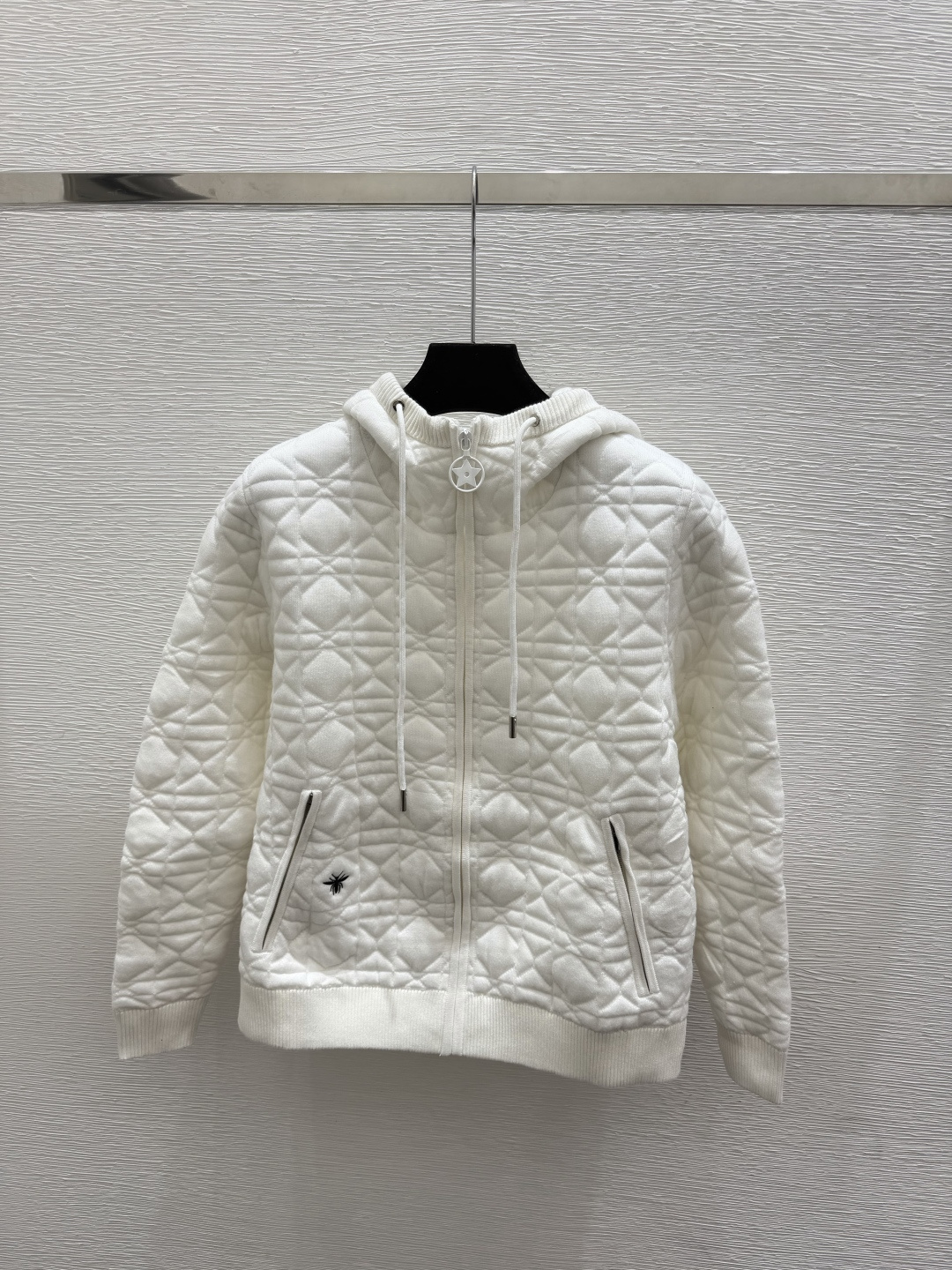 🆕D家🆕  早秋新款 纯色简约连帽针织长袖开衫 颜色：白色 宝蓝 尺码：36.38.40      